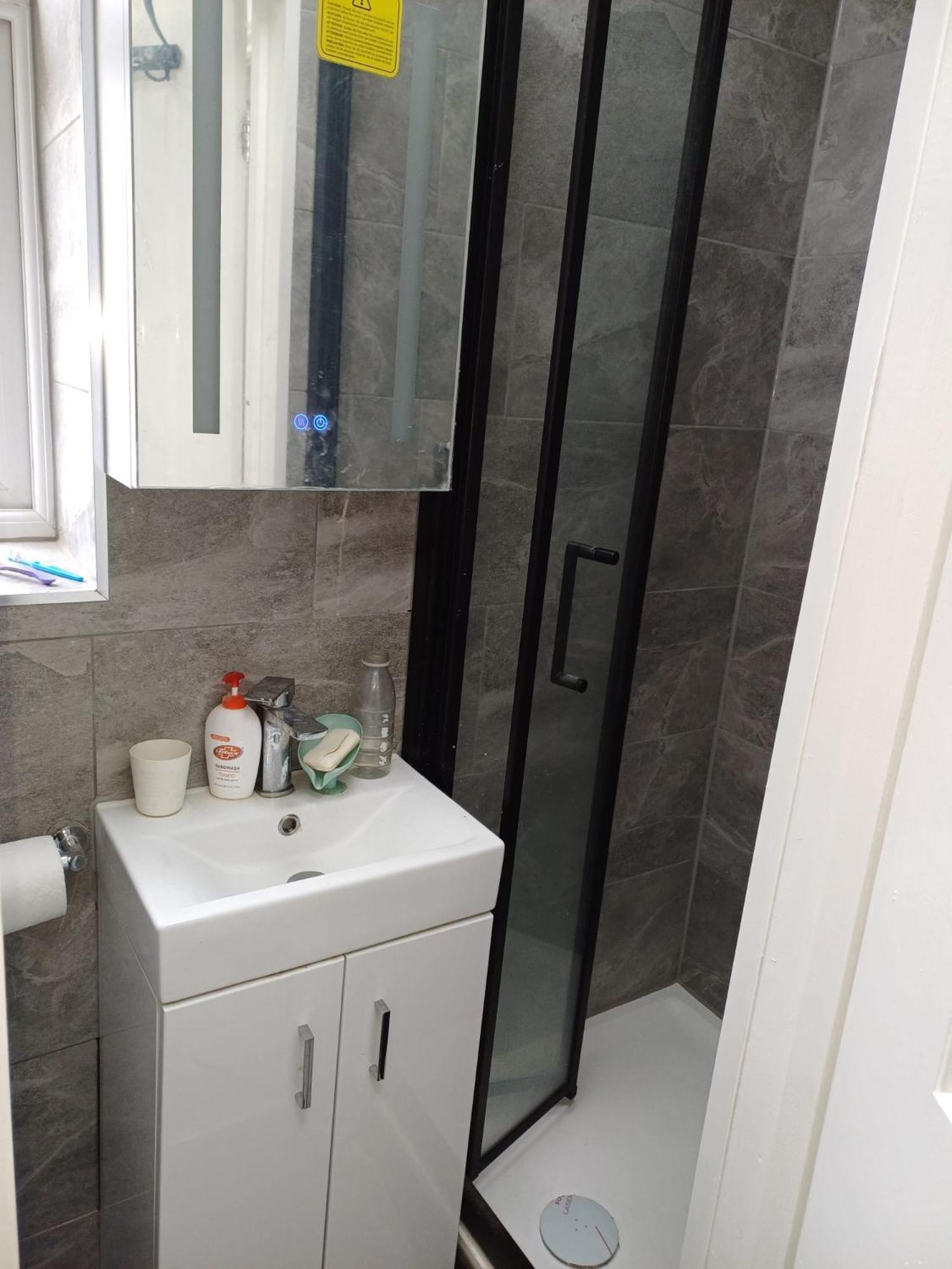 Homestay Budgeted Near Coventry Building Society Exhall
