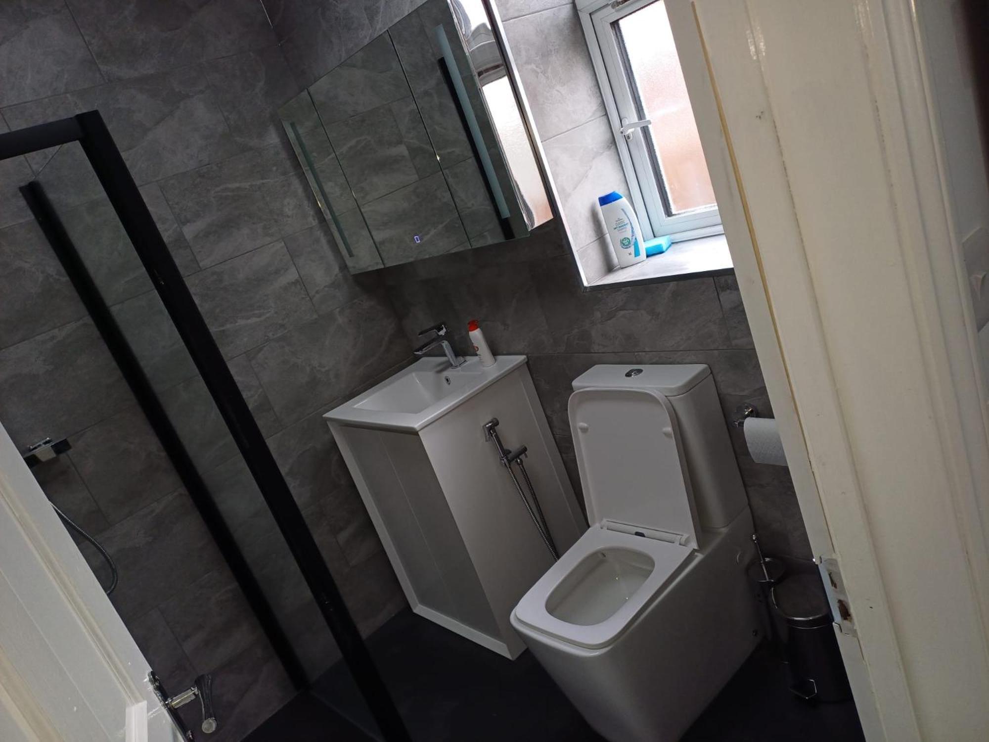 Homestay Budgeted Near Coventry Building Society Exhall