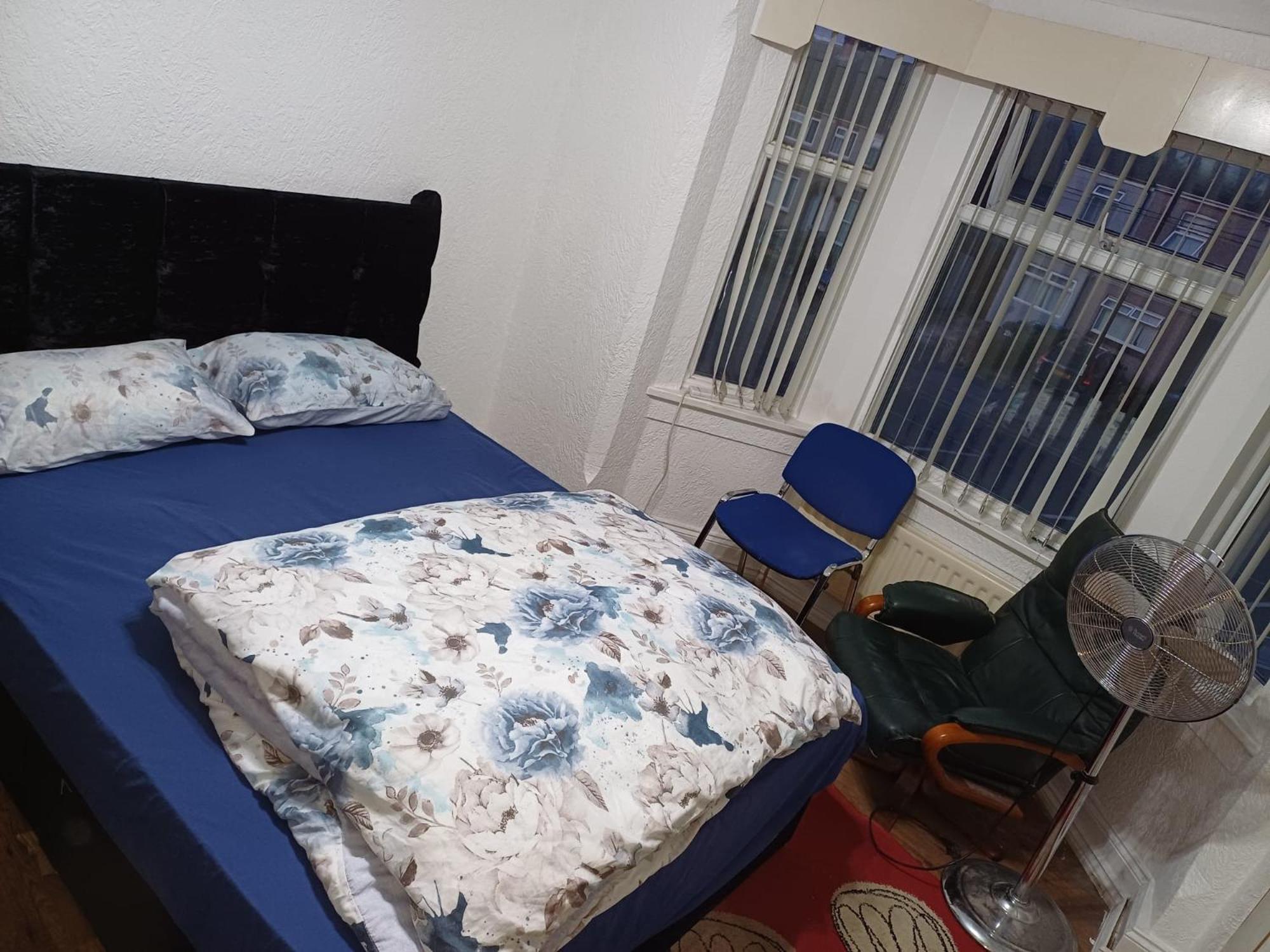 Homestay Budgeted Near Coventry Building Society Exhall