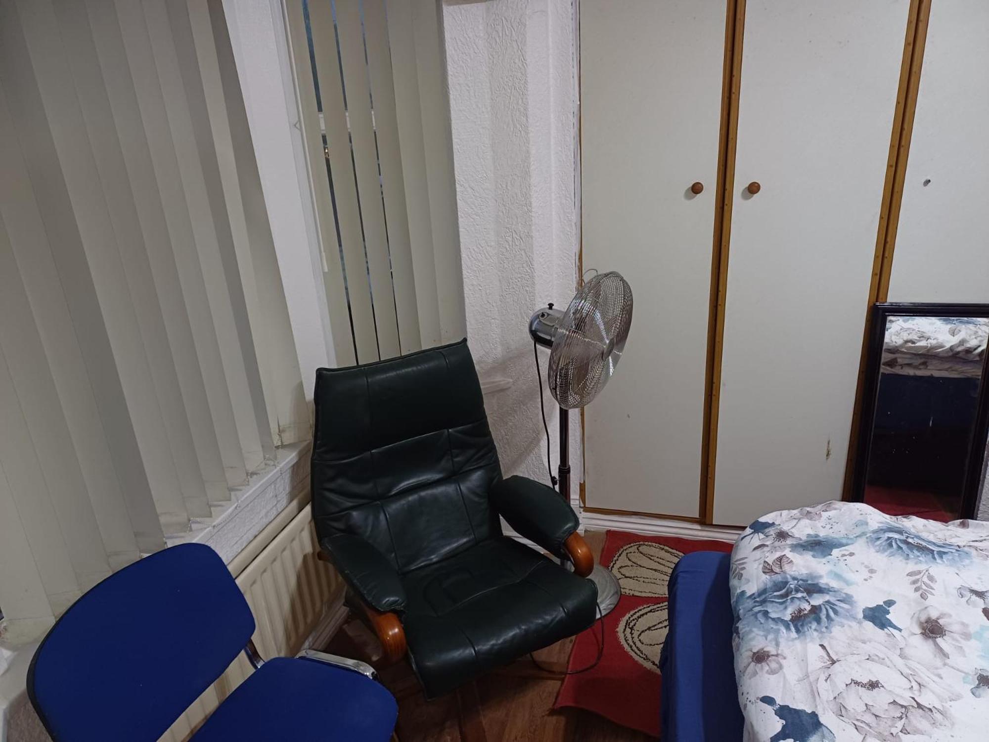 Homestay Budgeted Near Coventry Building Society Exhall